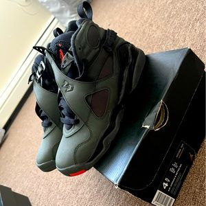 Air Jordan retro 8 Take flight youth size 4.5Y